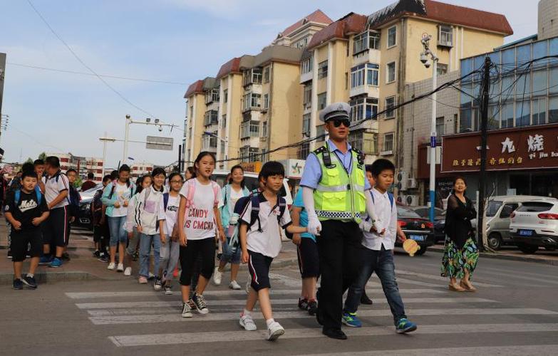 《三位数乘两位数》教案(推荐10篇) 